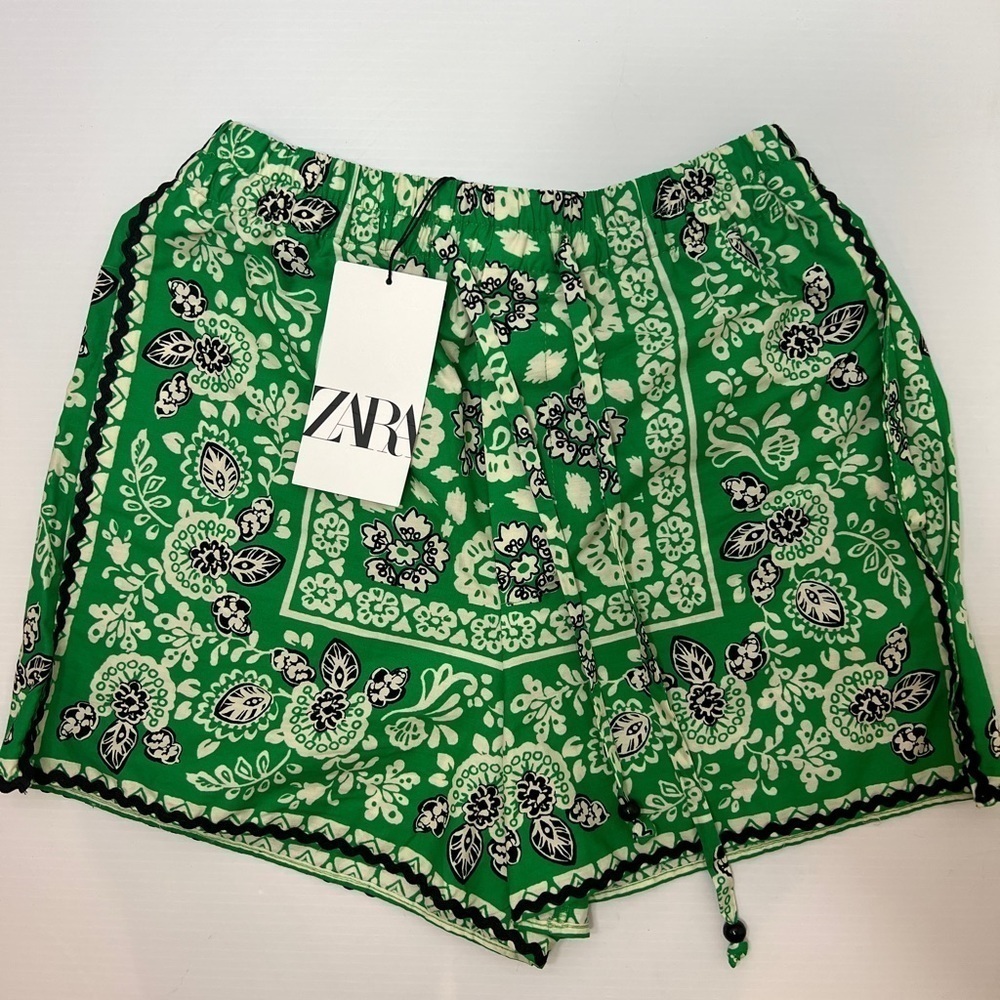 Zara Green Floral High Waisted Shorts| 3226/224/500 |